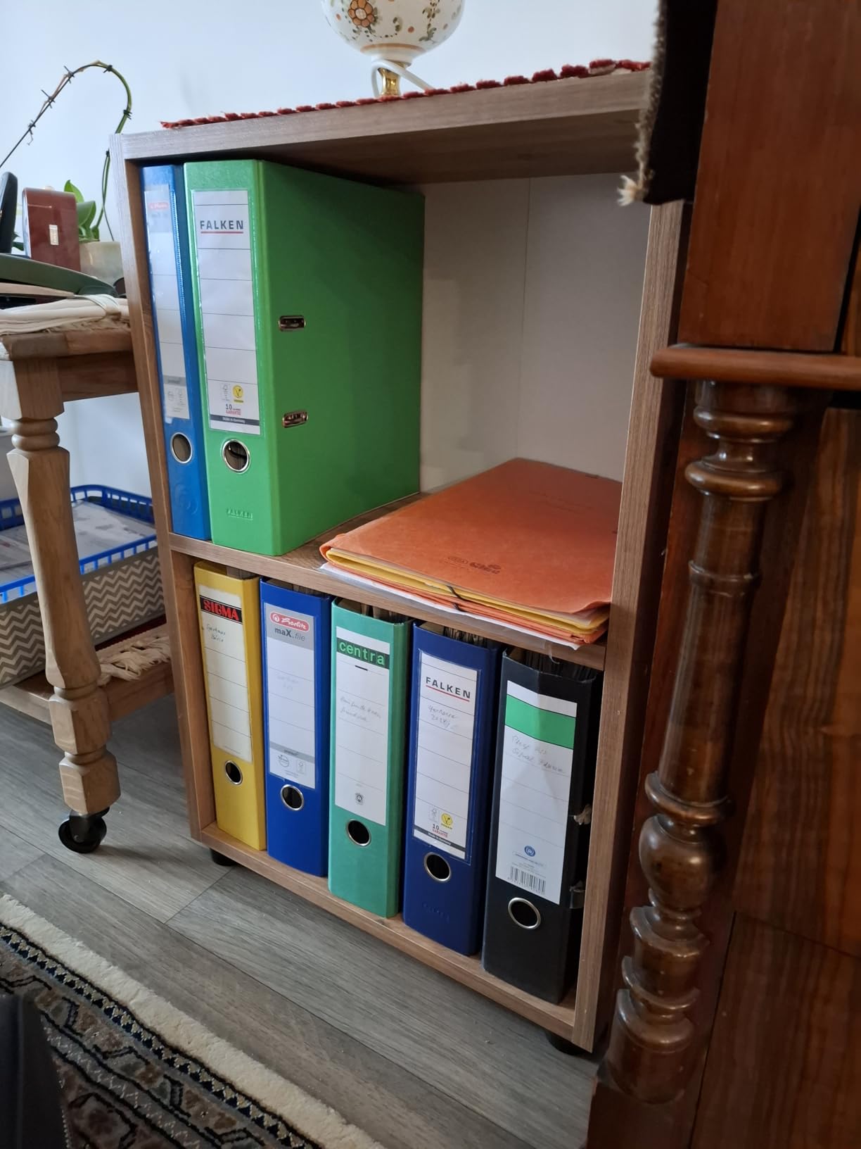 Praktischer kleiner Schrank