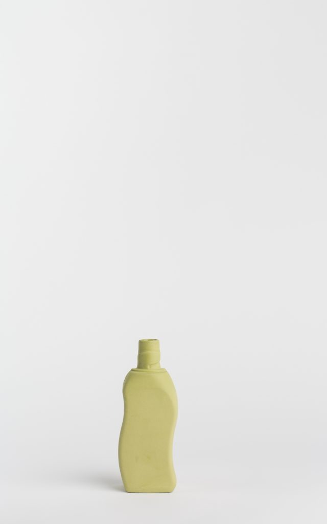 foekje-fleur-porcelain-bottle-vase-12-moss-porzellanvase image 7