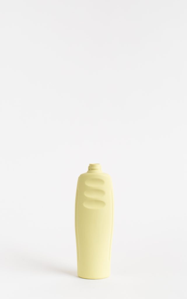 foekje-fleur-porcelain-bottle-vase-23-post-it-handgefertigte-porzellanvase-23-cm image 7