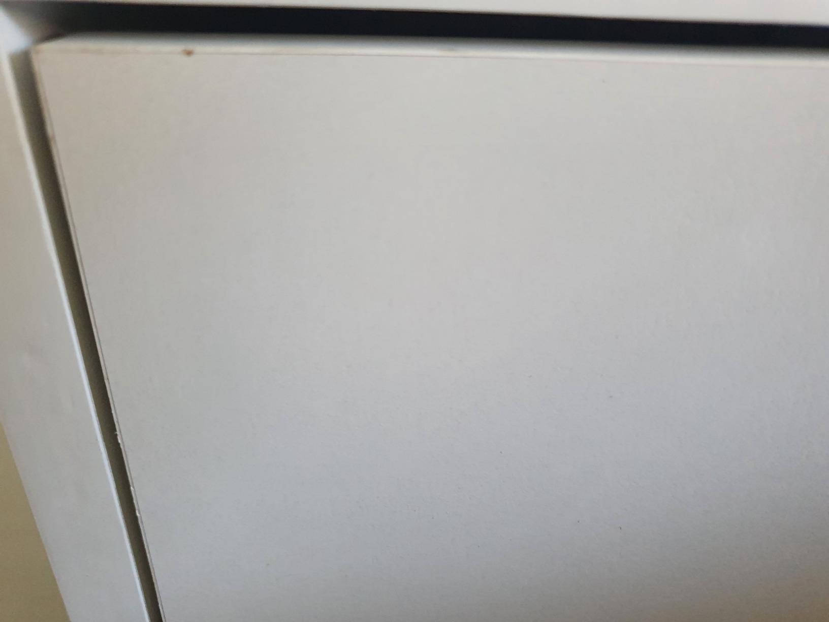 Solider kleiner Schrank