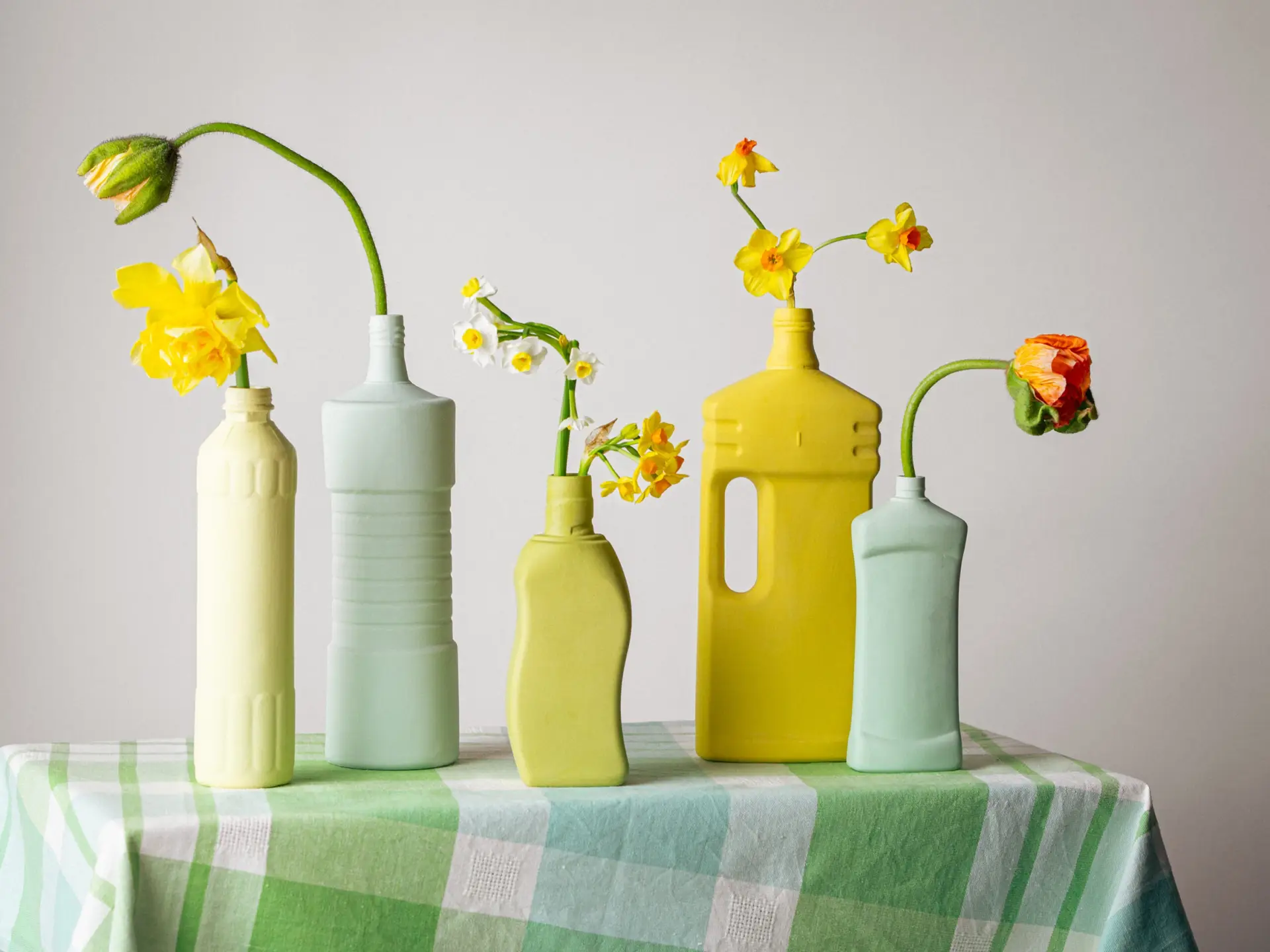 foekje-fleur-porcelain-bottle-vase-12-moss-porzellanvase image 6