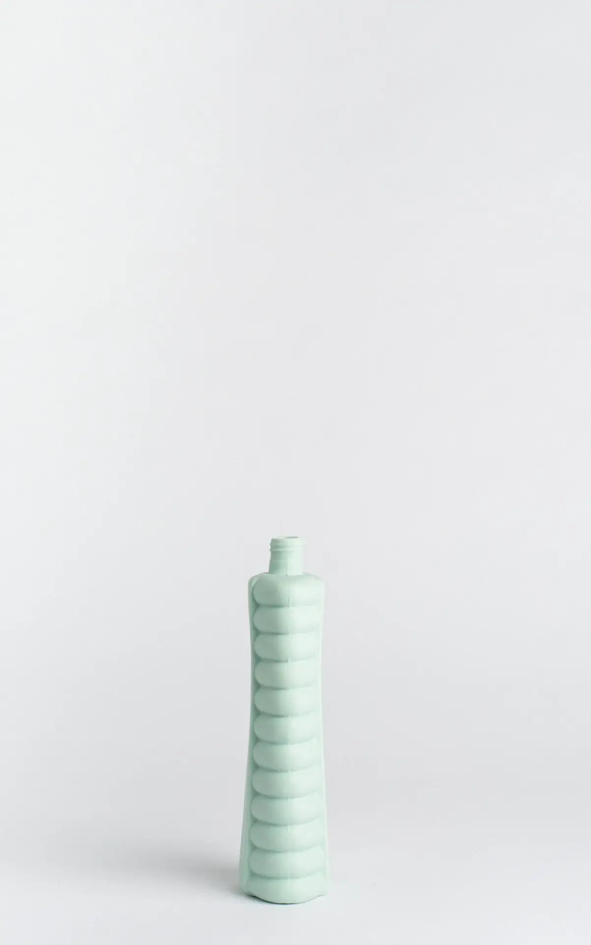 foekje-fleur-porzellan-flaschenvase-10-mint-handgefertigt-in-jingdezhen-24-8-9-6 image 6