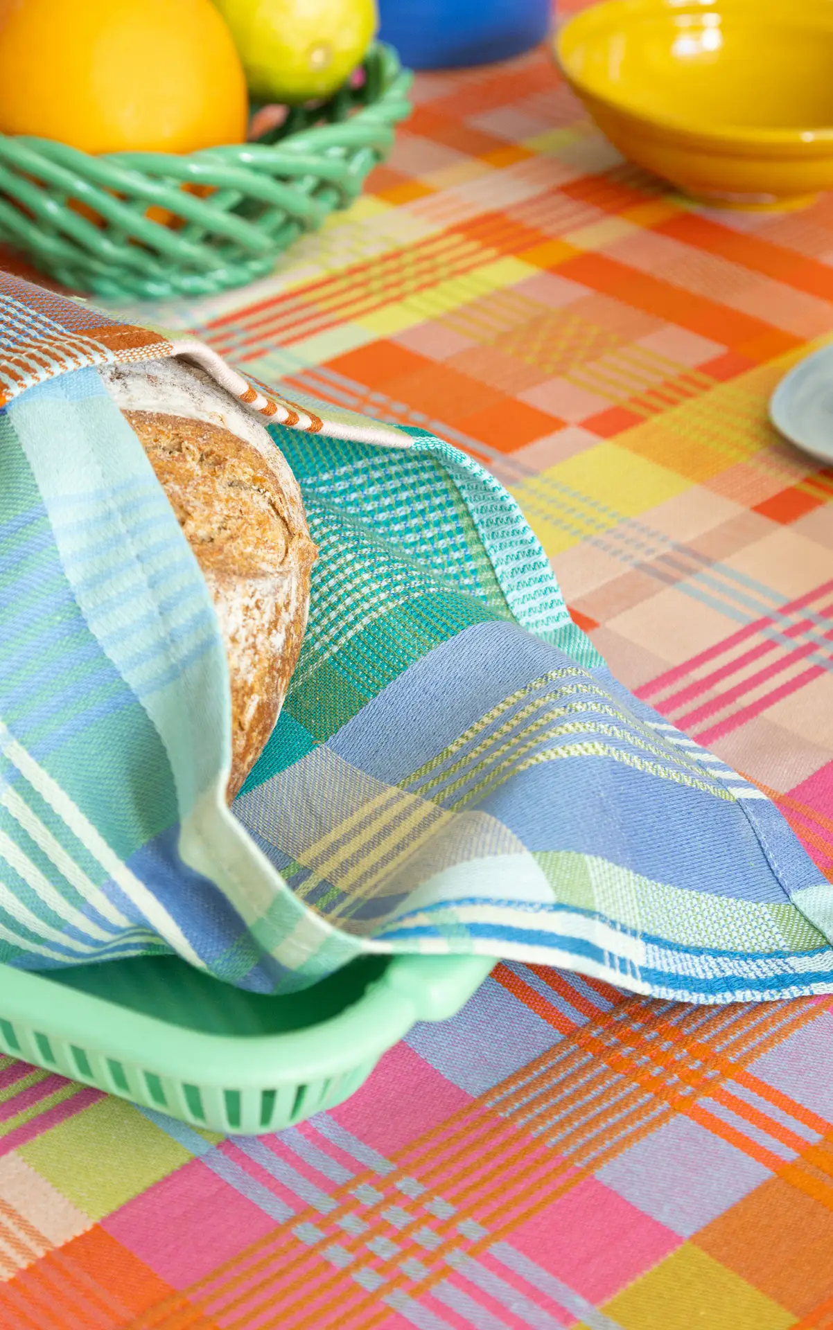 foekje-fleur-odds-ends-tischdecke-71b-wild-weave-140-x-200-cm-nachhaltige-tischd image 5