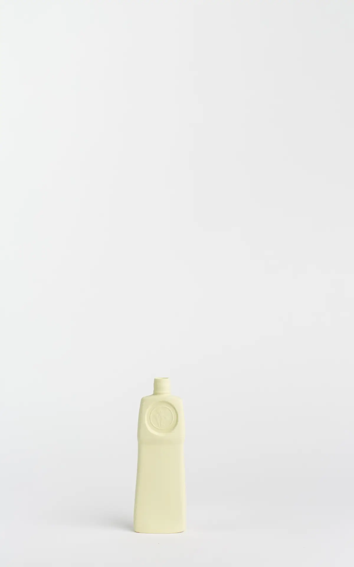 foekje-fleur-porcelain-bottle-vase-18-post-it-porzellanvase image 1