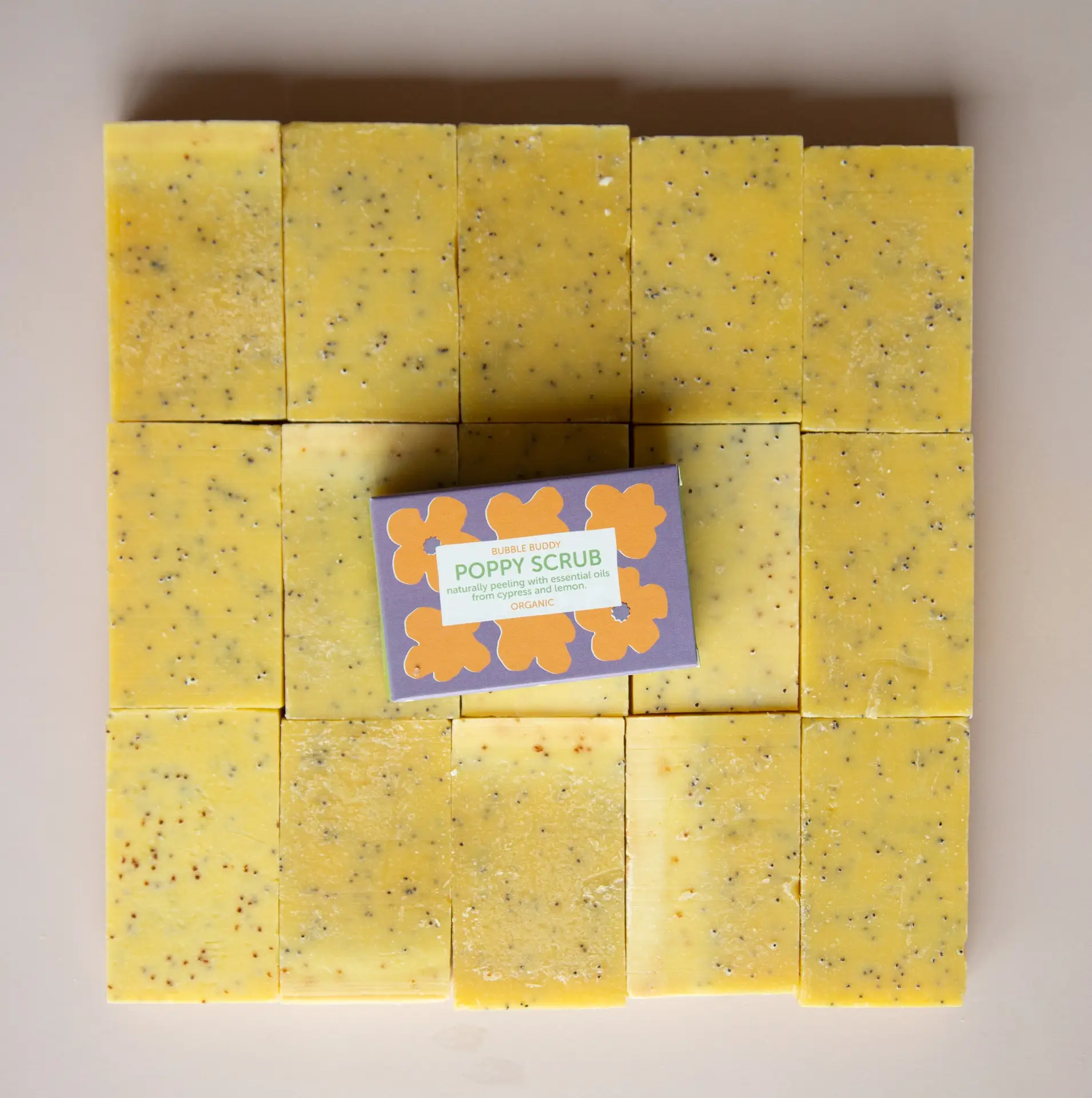 foekje-fleur-bubble-buddy-organic-poppy-scrub-feste-peeling-seife-f-r-k-rper-h-n image 2
