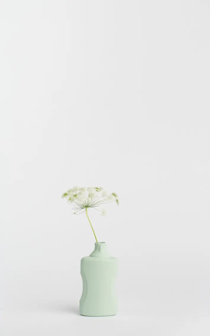 foekje-fleur-porzellan-bottle-vase-21-mint-handgefertigt-in-portugal-12-8-6-7-3- image 2