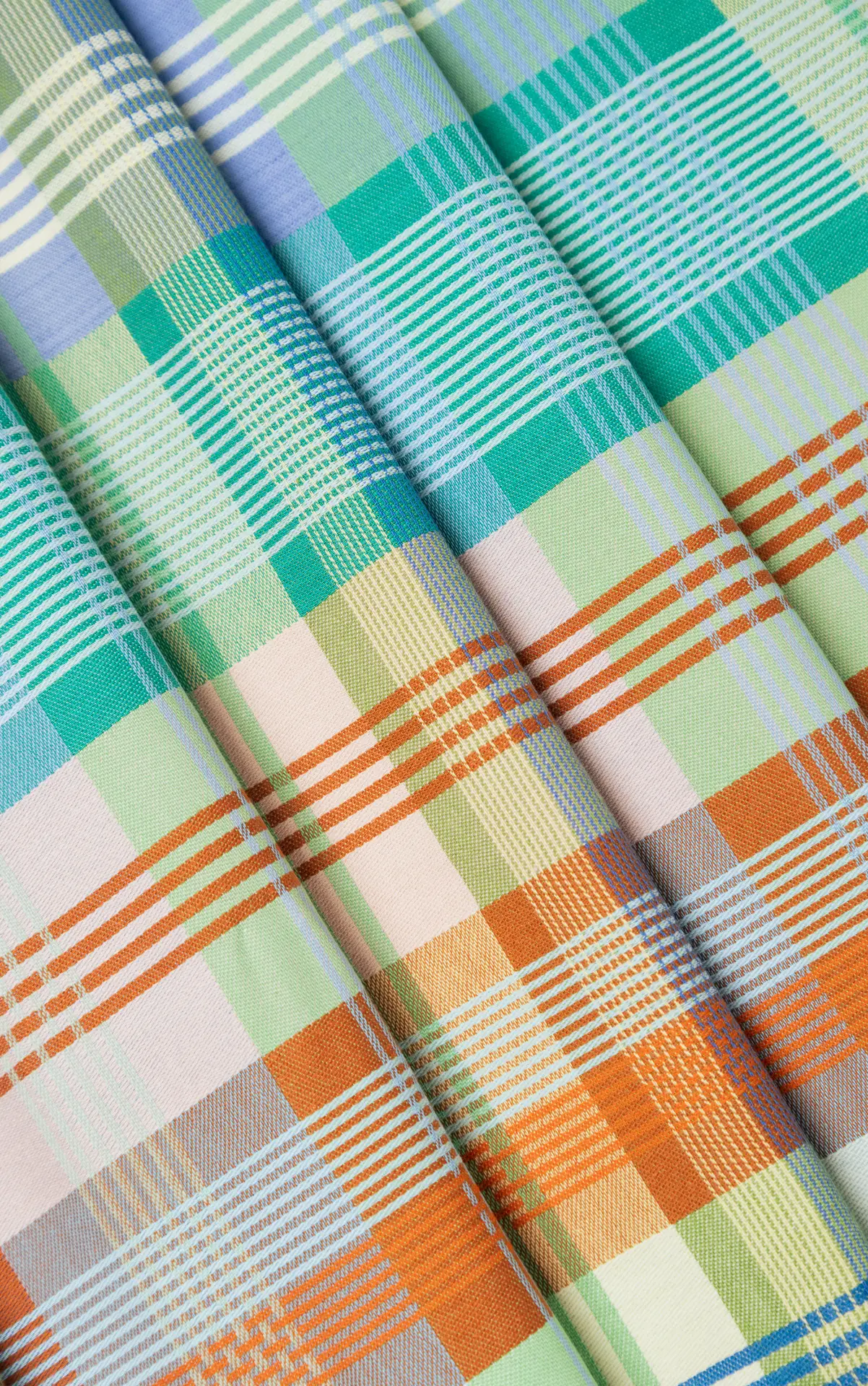 foekje-fleur-odds-ends-tischdecke-50b-wild-weave-140-140-cm-bunt-aus-industriere image 2