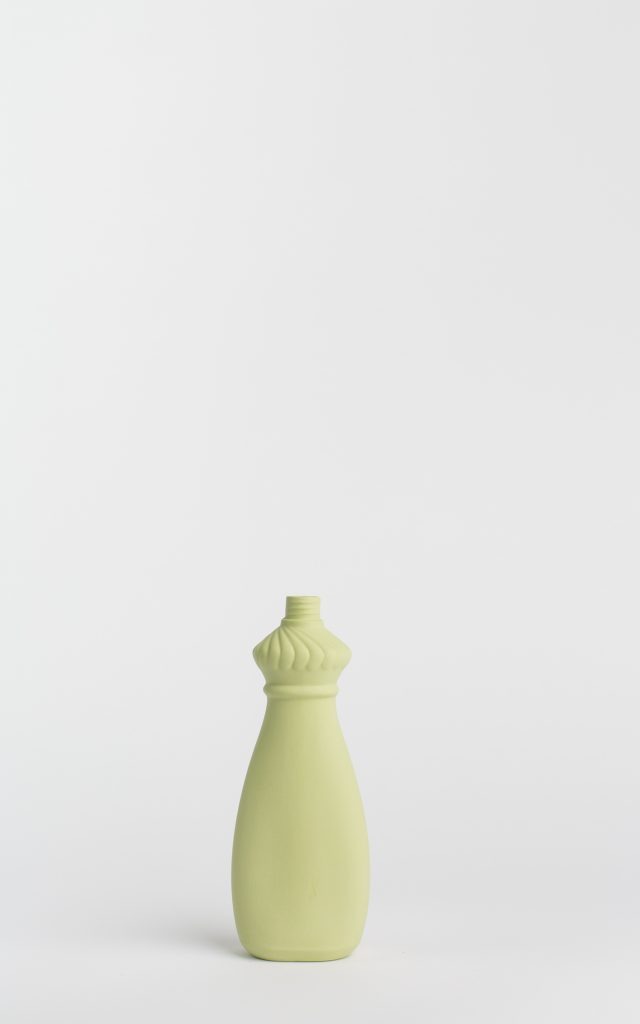 foekje-fleur-porcelain-bottle-vase-15-spring-21-6-cm-handgefertigte-vase image 6