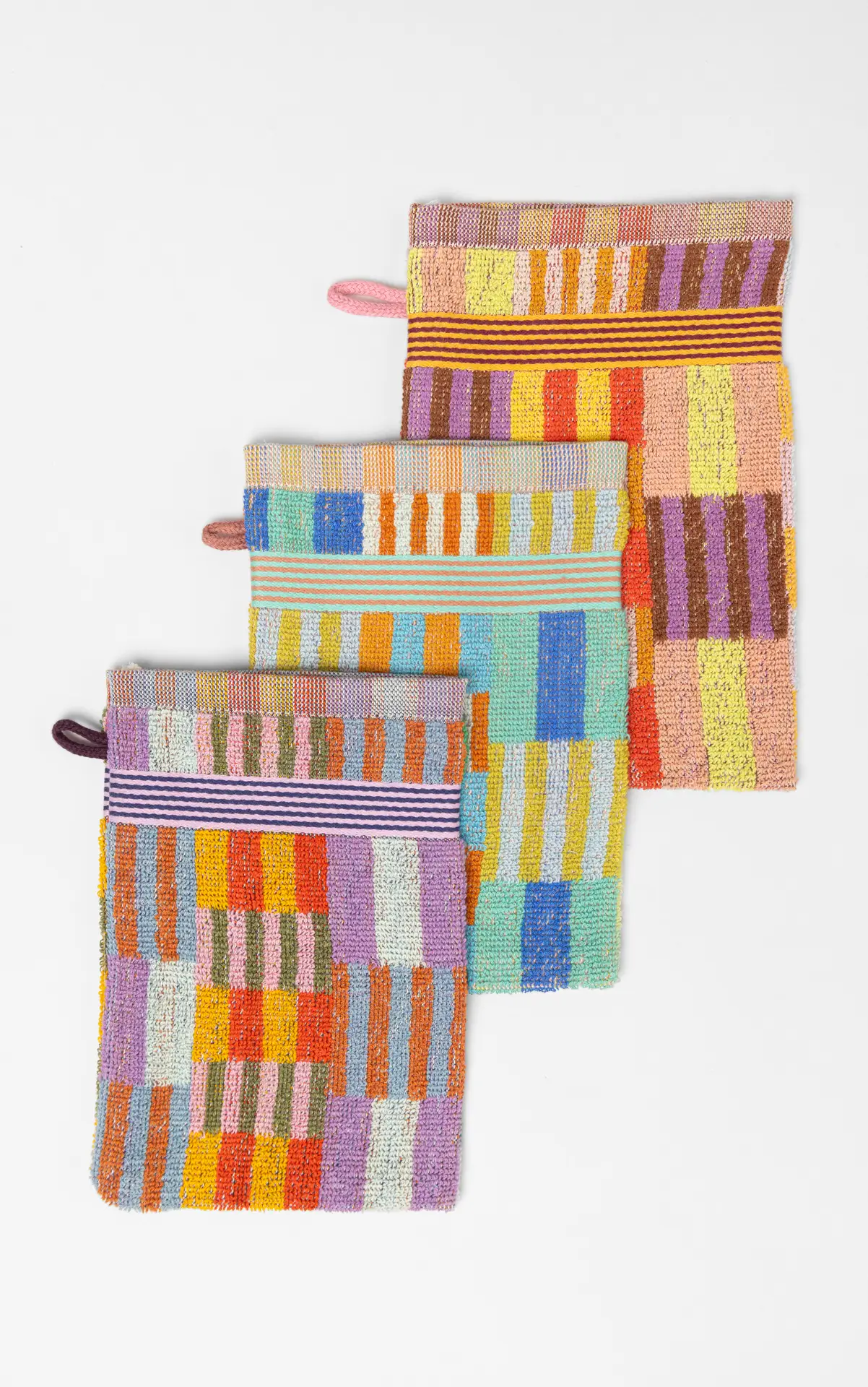 foekje-fleur-wash-glove-trio-121-tulip-quilt-3-waschhandschuhe-aus-industrierest image 4