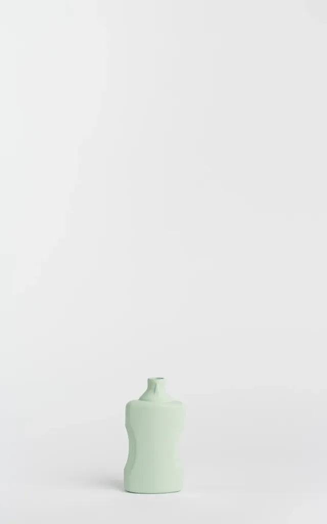 foekje-fleur-porzellan-bottle-vase-21-mint-handgefertigt-in-portugal-12-8-6-7-3- image 1