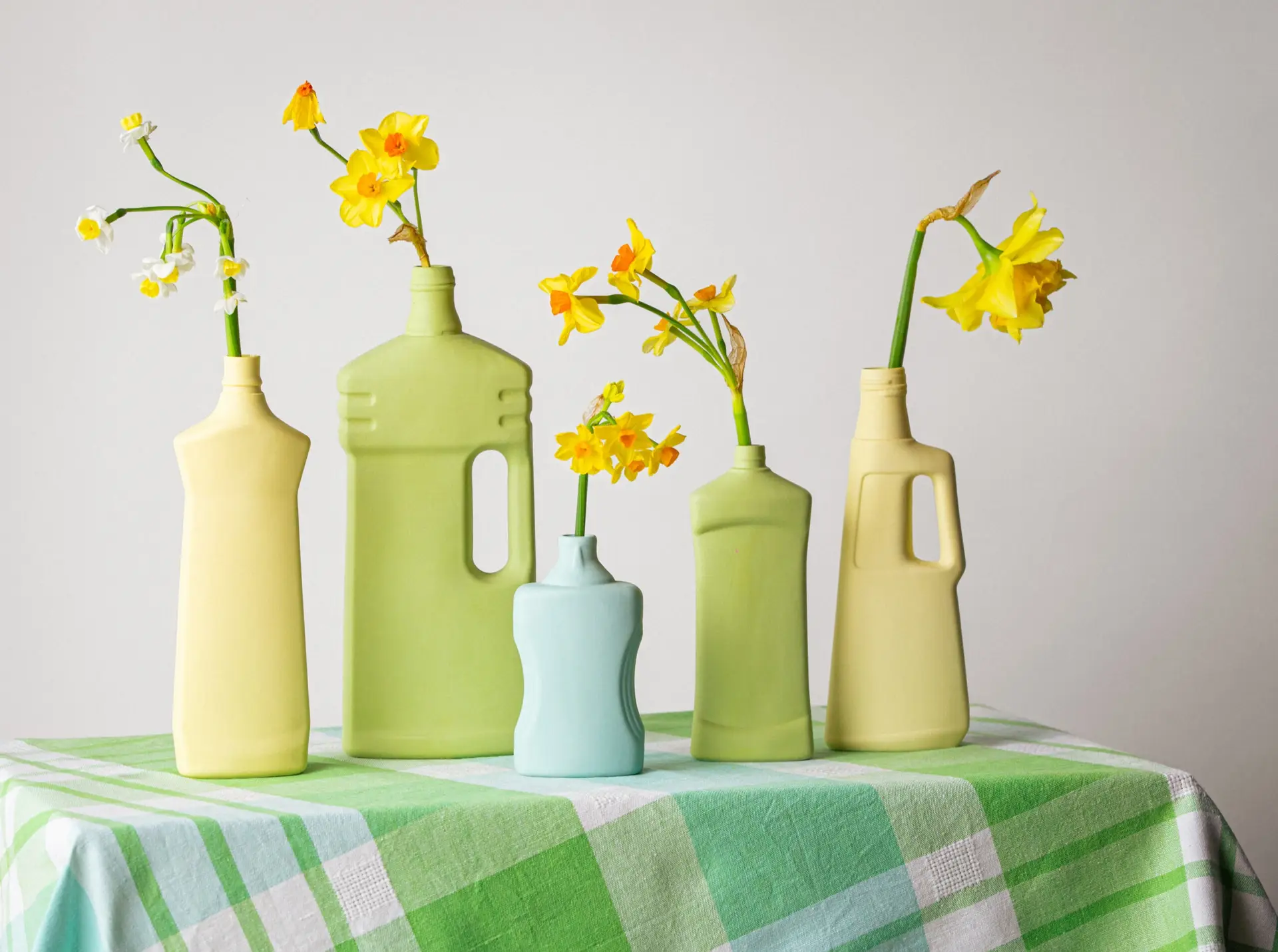foekje-fleur-porzellan-bottle-vase-21-mint-handgefertigt-in-portugal-12-8-6-7-3- image 6