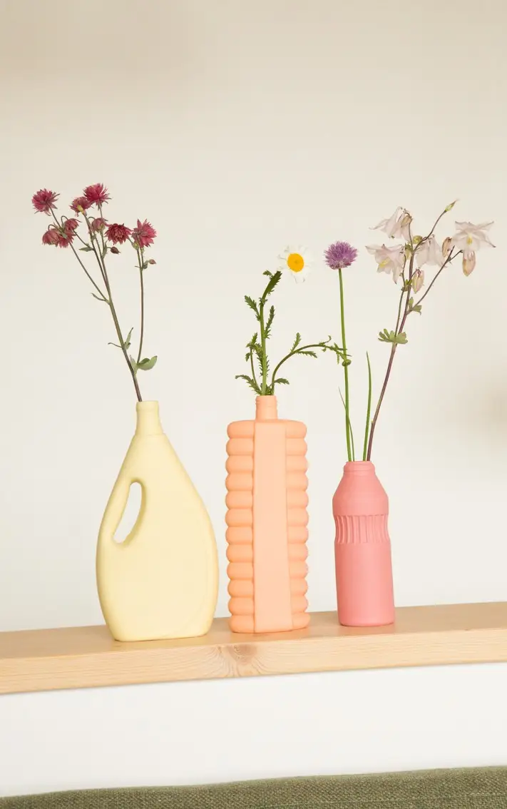 foekje-fleur-porcelain-bottle-vase-10-orange-handgefertigte-porzellanvase-aus-de image 6