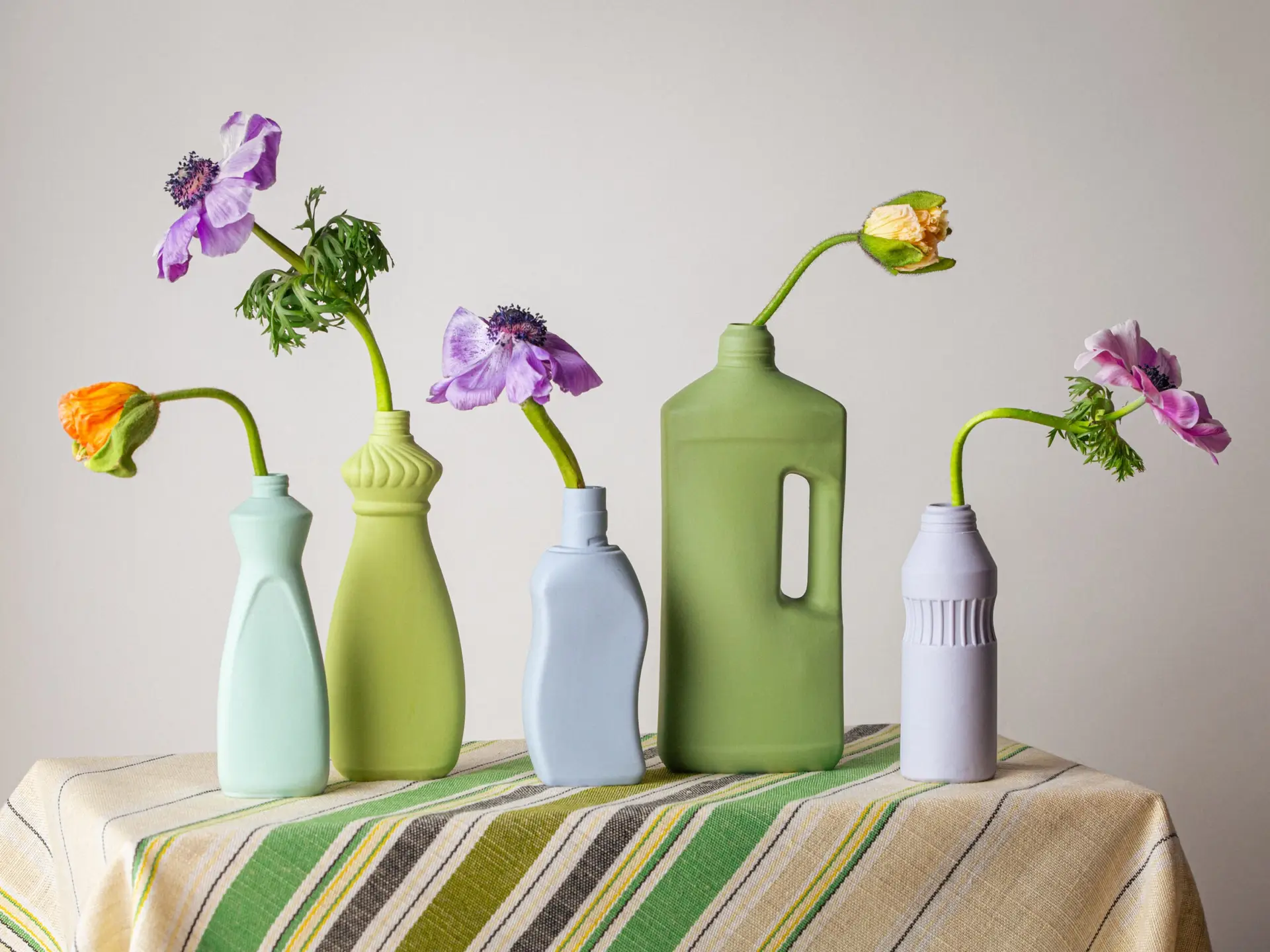 foekje-fleur-porcelain-bottle-vase-15-spring-21-6-cm-handgefertigte-vase image 5