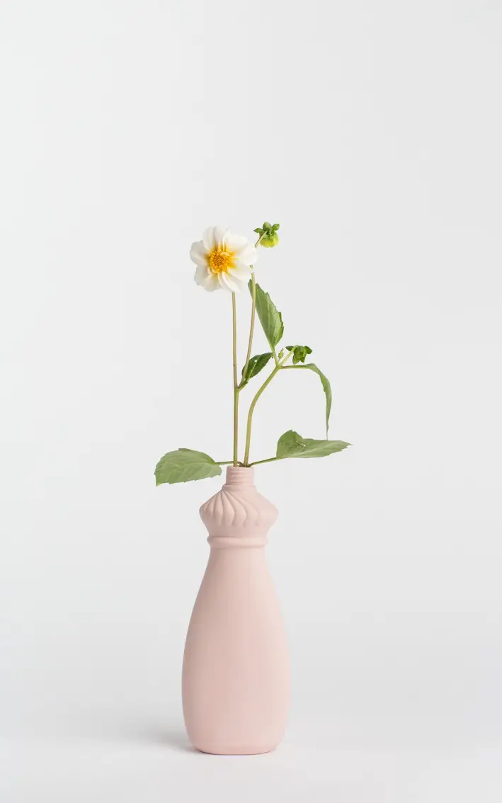 foekje-fleur-porzellan-flaschenvase-15-powder-handgefertigt-in-portugal-21-6-8-0 image 2
