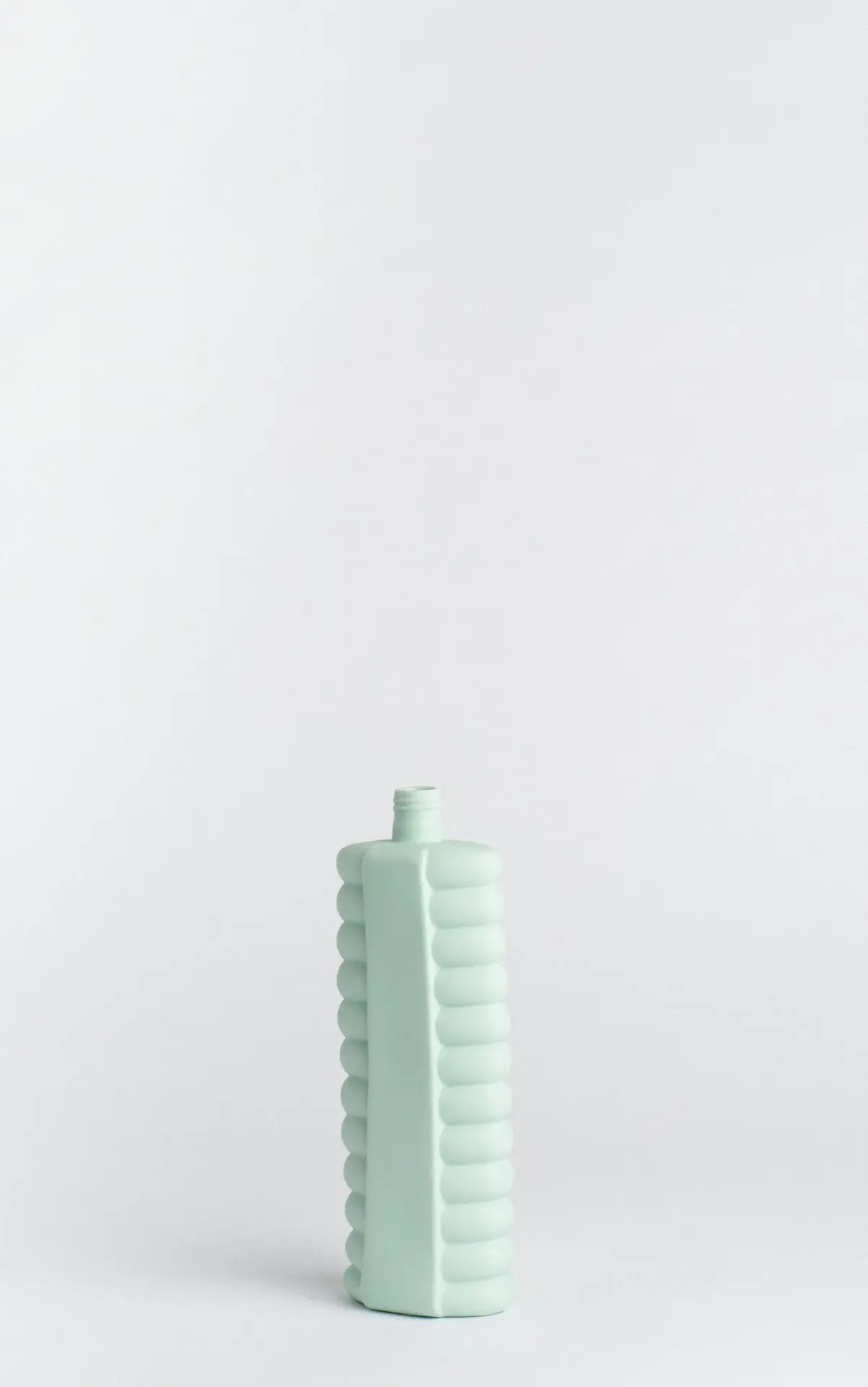 foekje-fleur-porzellan-flaschenvase-10-mint-handgefertigt-in-jingdezhen-24-8-9-6 image 5