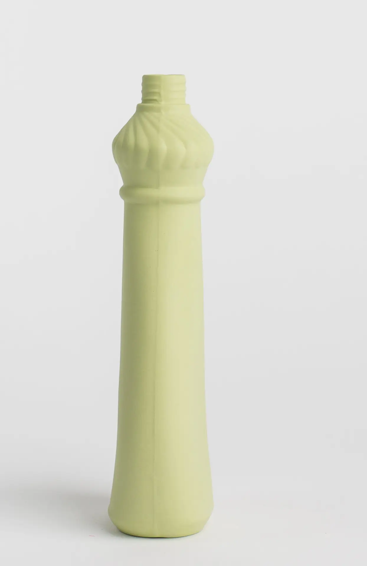 foekje-fleur-porcelain-bottle-vase-15-spring-21-6-cm-handgefertigte-vase image 4