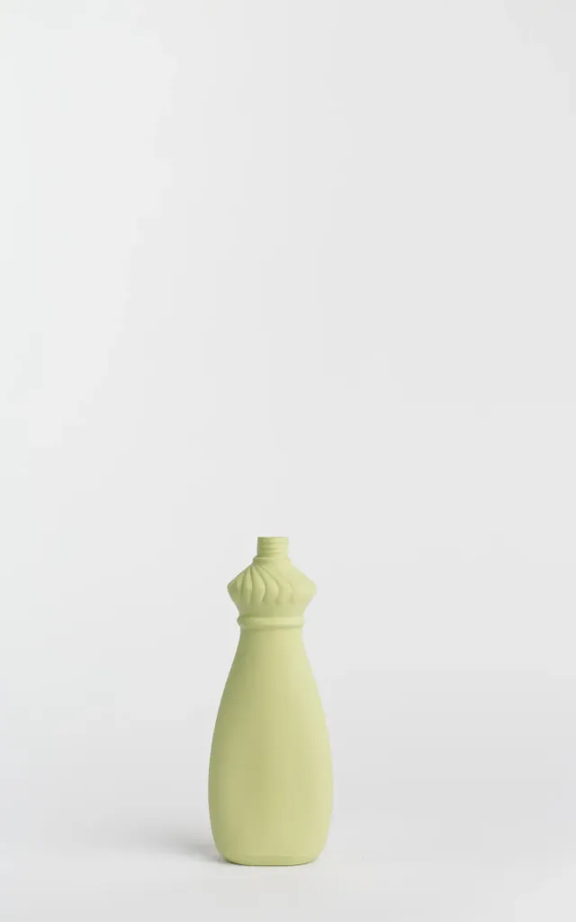 foekje-fleur-porcelain-bottle-vase-15-spring-21-6-cm-handgefertigte-vase image 1