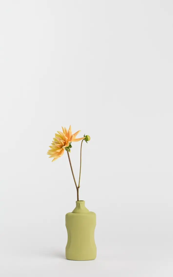 foekje-fleur-bottle-vase-project-porzellanvase-21-moss-12-8-x-6-7-x-3-8-cm-handg image 2