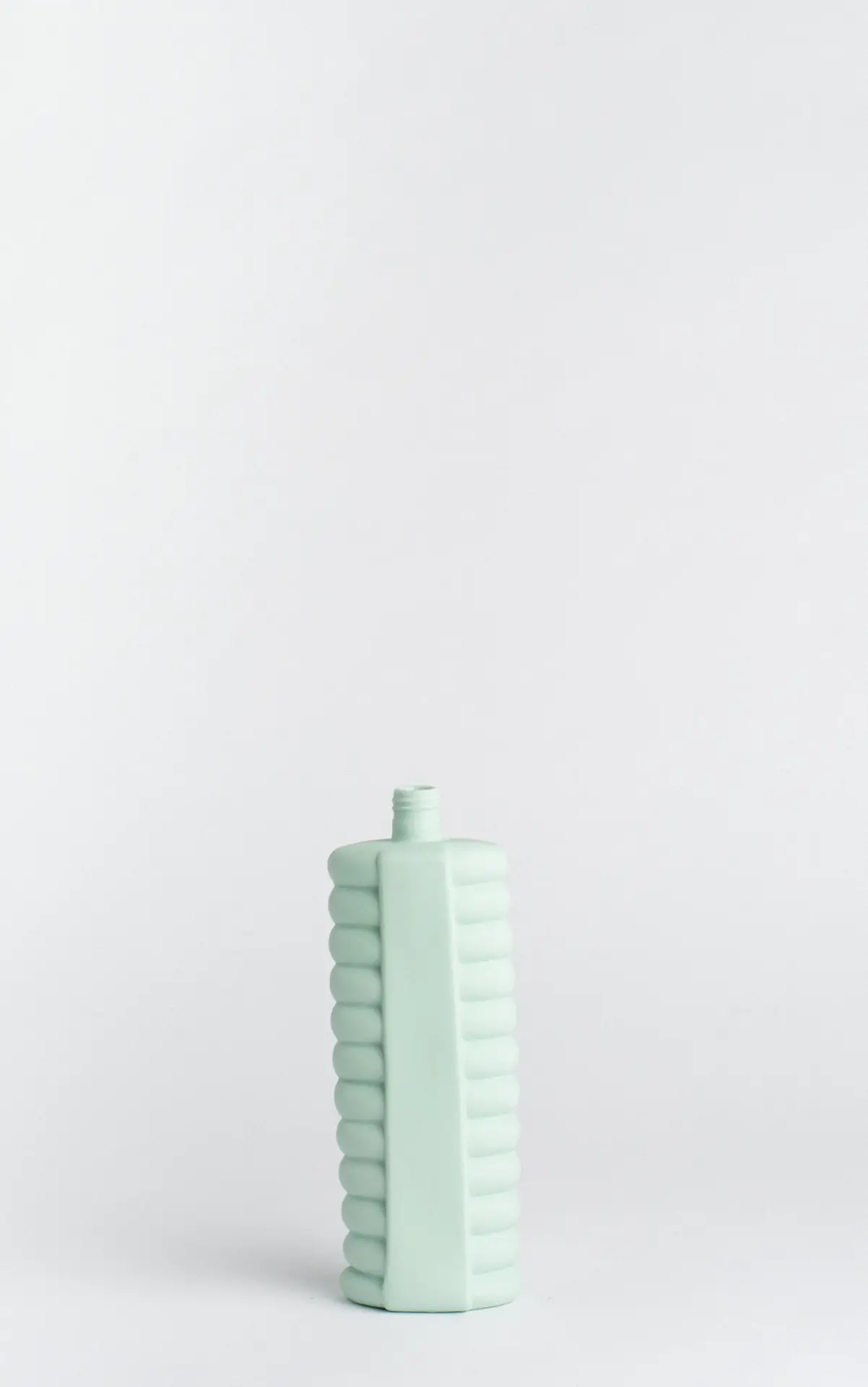 foekje-fleur-porzellan-flaschenvase-10-mint-handgefertigt-in-jingdezhen-24-8-9-6 image 3
