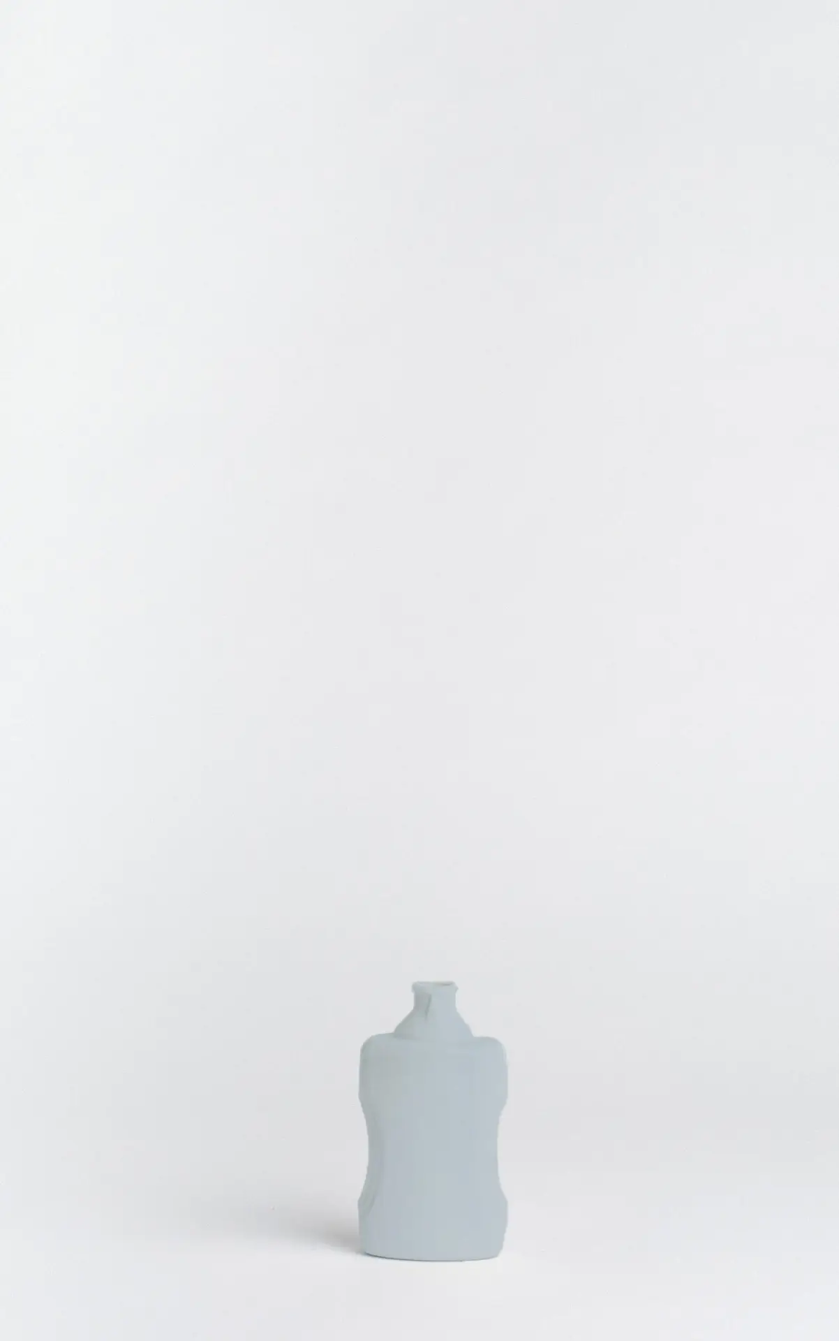 foekje-fleur-porzellan-flaschenvase-21-lavendel-handgefertigte-vase-aus-porzella image 1